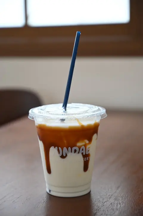 นมสดคาราเมล Iced Caramel Milk Sundae Coffee & Bakery